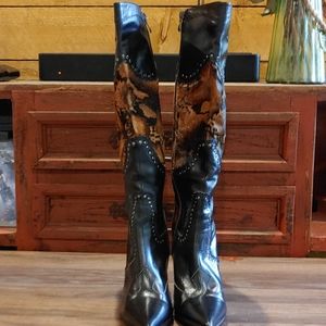 Heeled boots
